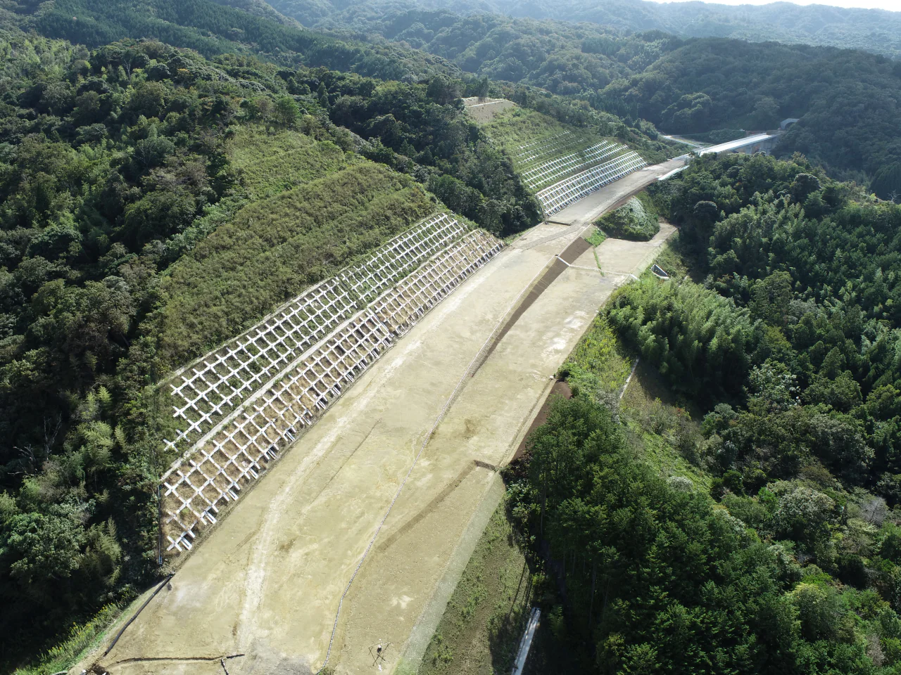 令和3年度湖陵多伎道路二部地区法面工事