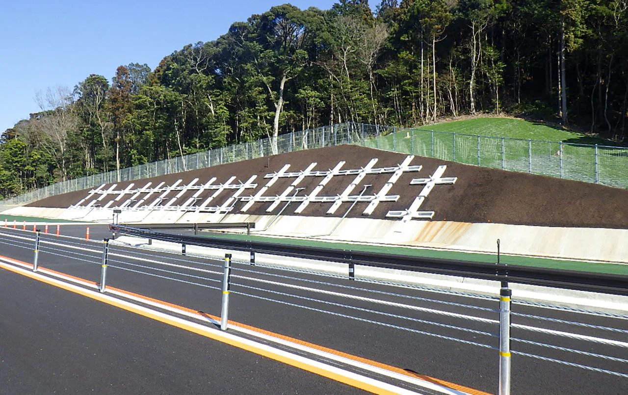 多伎朝山道路朝山地区外法面工事