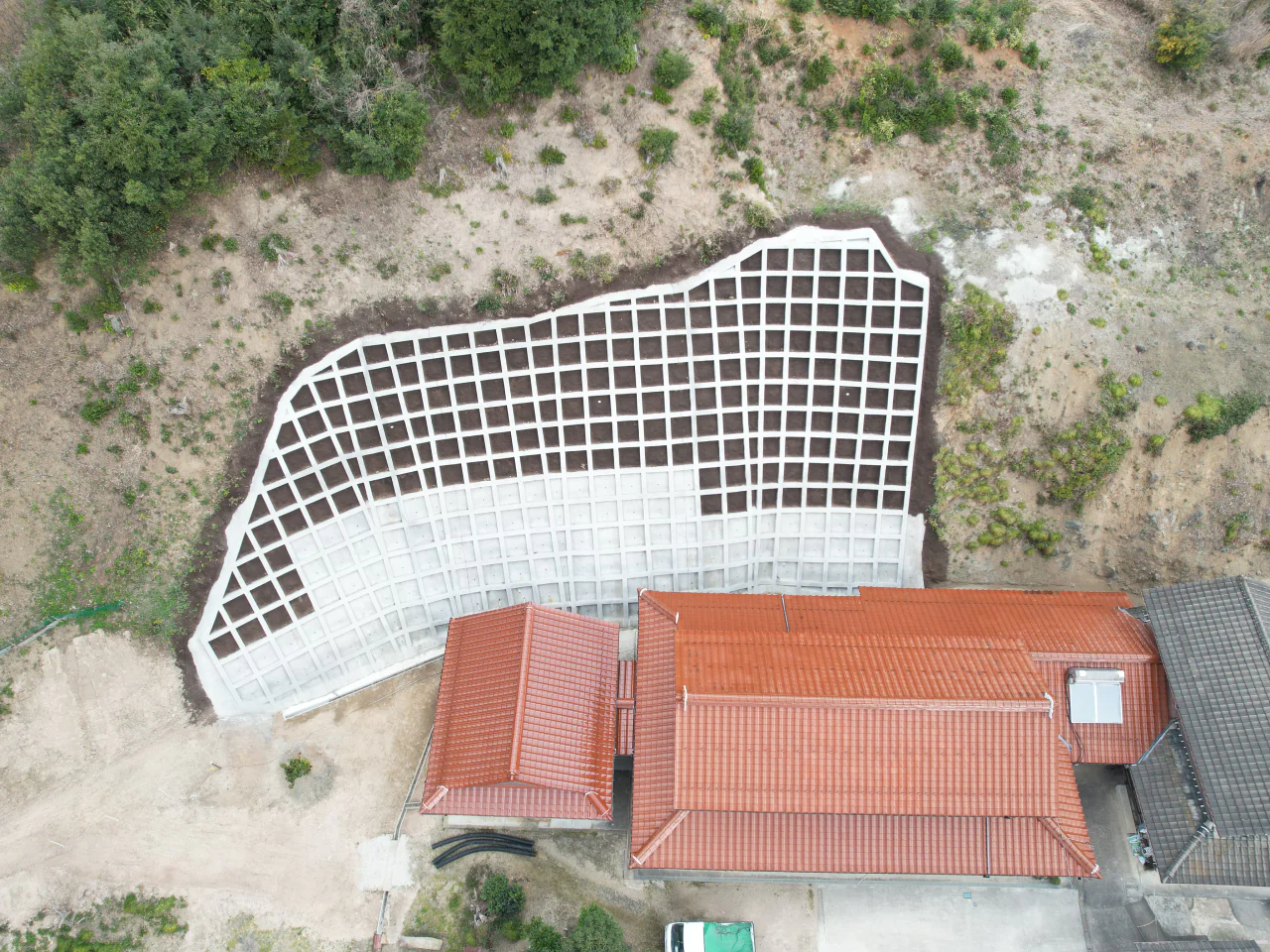 令和4年度県単緊急地すべり対策事業斐川地区斜面改良工事