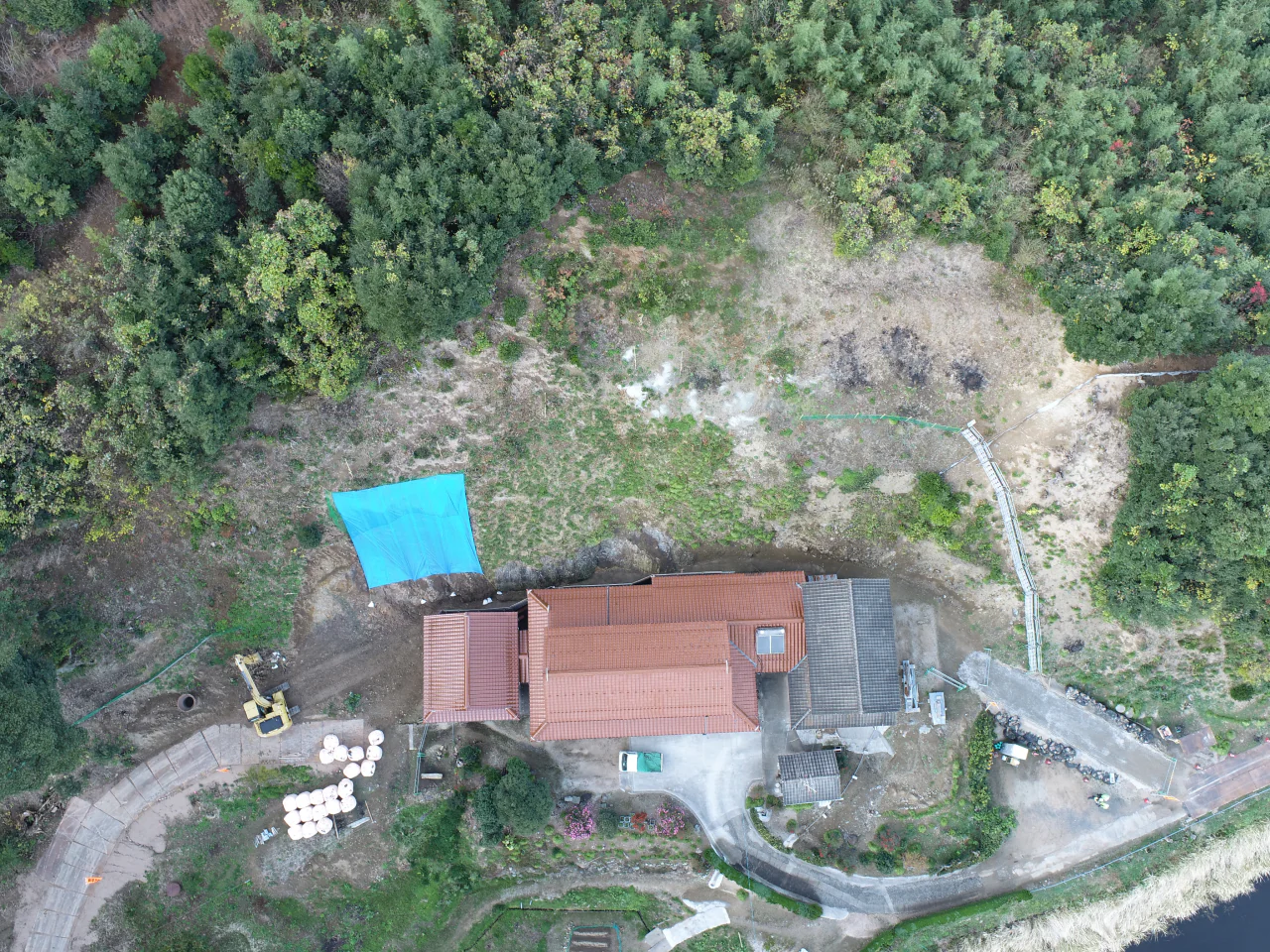 令和4年度県単緊急地すべり対策事業斐川地区斜面改良工事