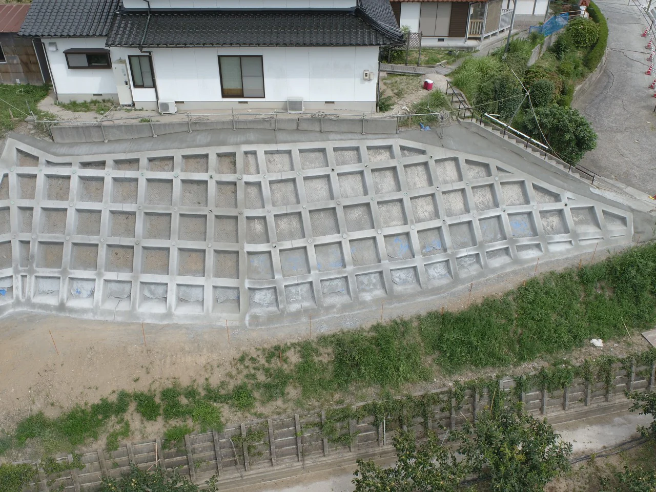 令和元年度地すべり防止事業（多久５ブロック）山腹工事