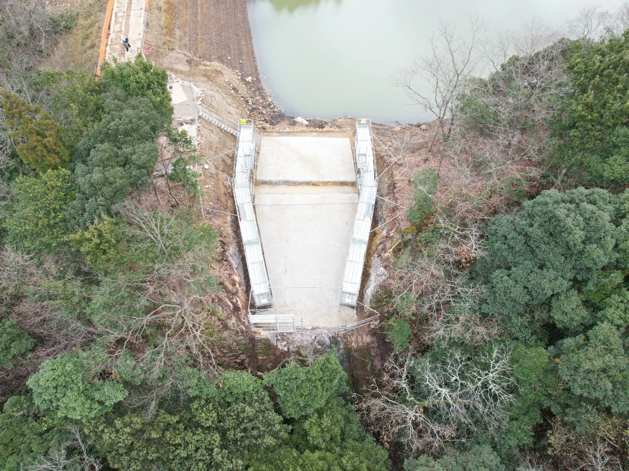 令和５年度 農村地域防災減災事業（ため池整備）鳴滝地区 ため池改修（その１）工事