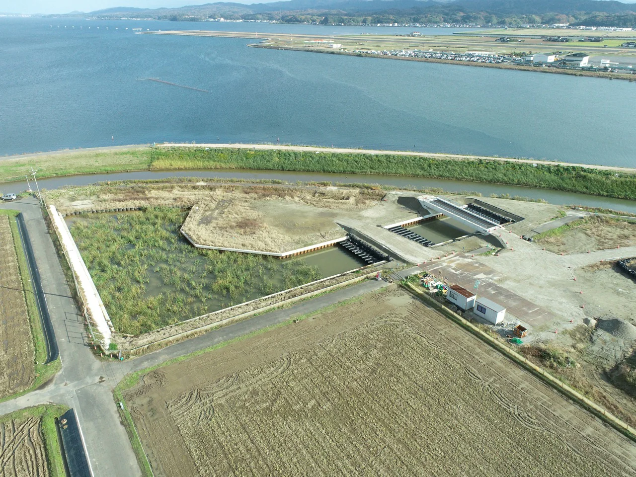 令和７年度水利施設等保全高度化事業 湖岸北地区 排水機場造成工事（その３）