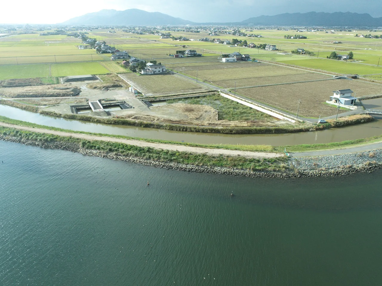 令和７年度水利施設等保全高度化事業 湖岸北地区 排水機場造成工事（その３）