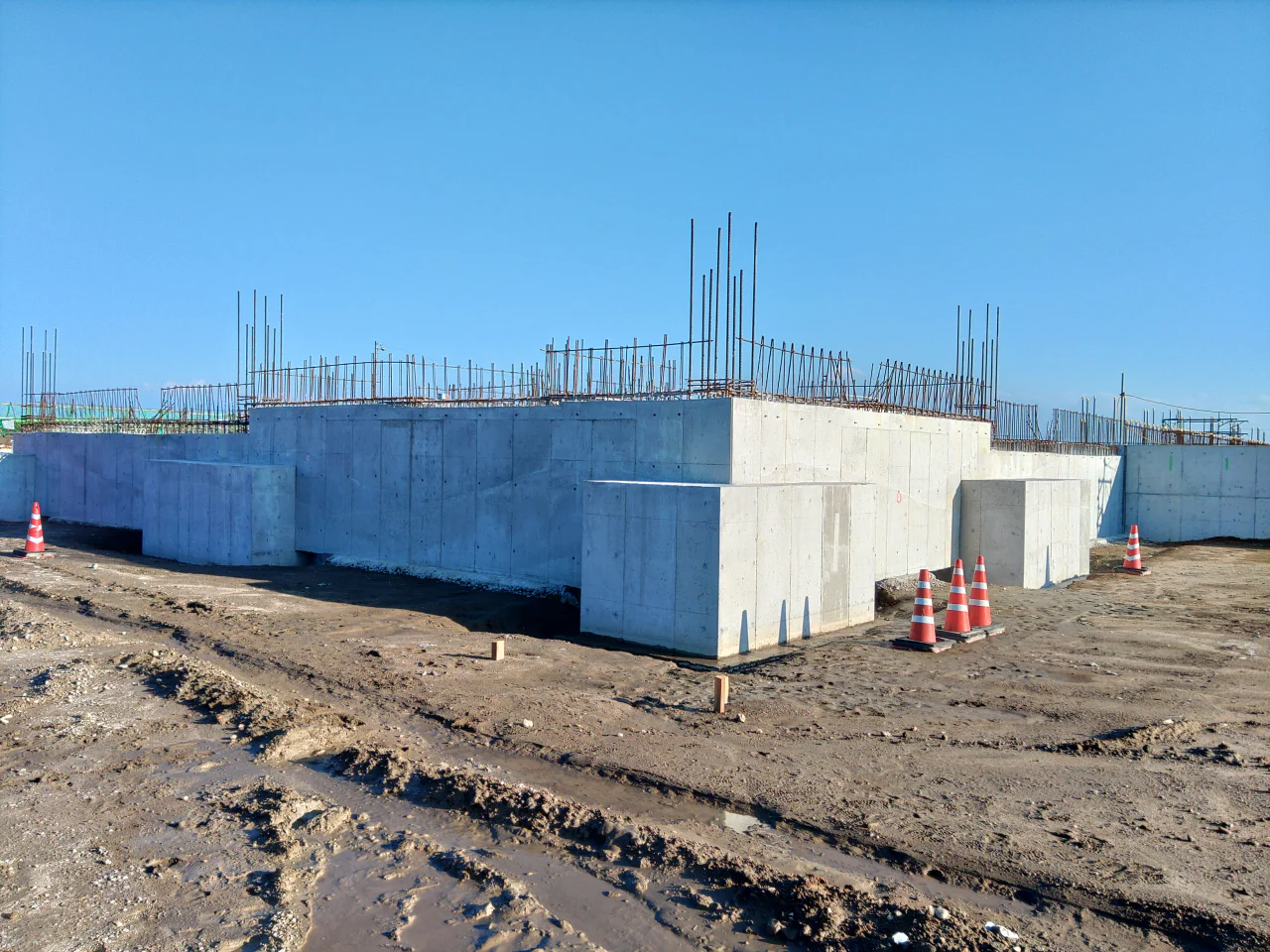 宍道湖西岸農地整備事業　論田川排水機場建屋建築工事