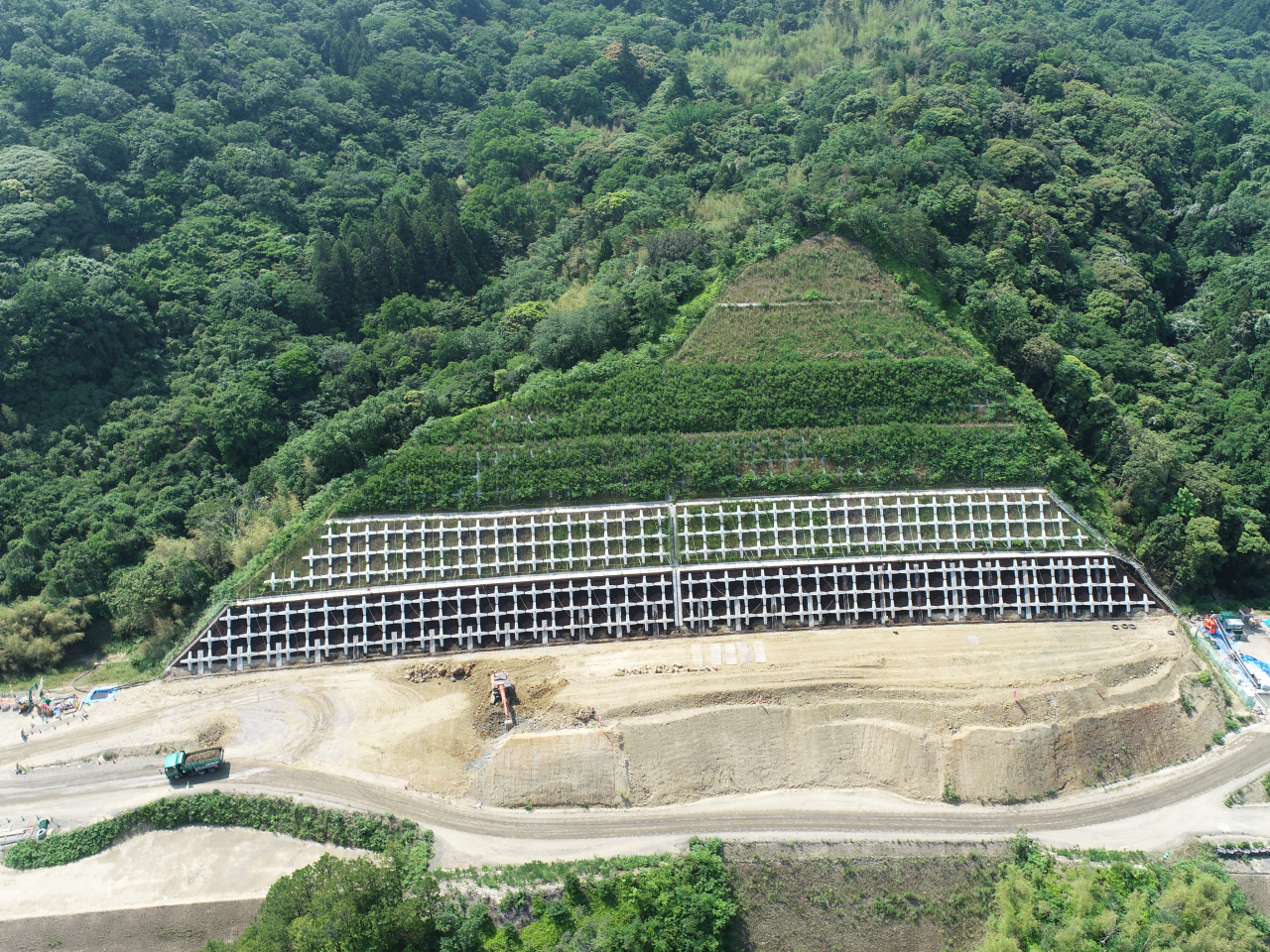 令和3年度湖陵多伎道路二部地区法面工事