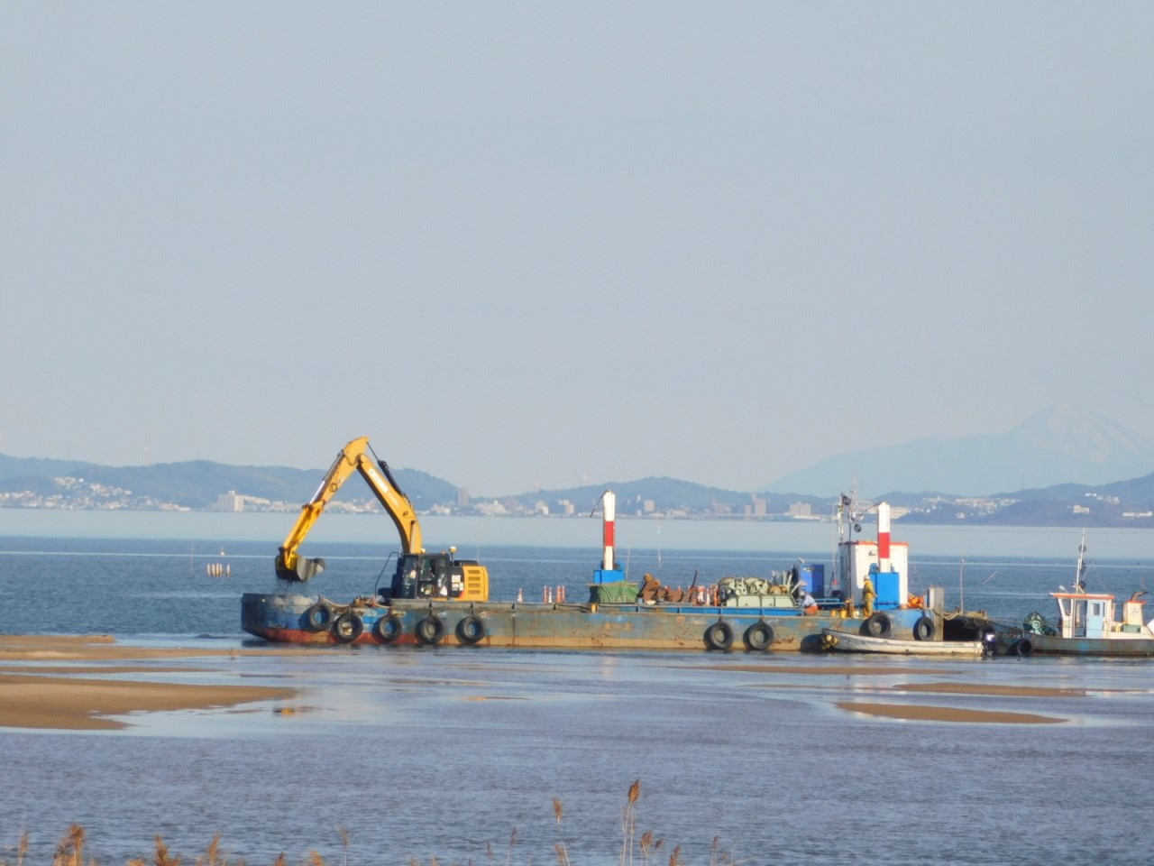 令和２年度斐伊川河口浚渫工事