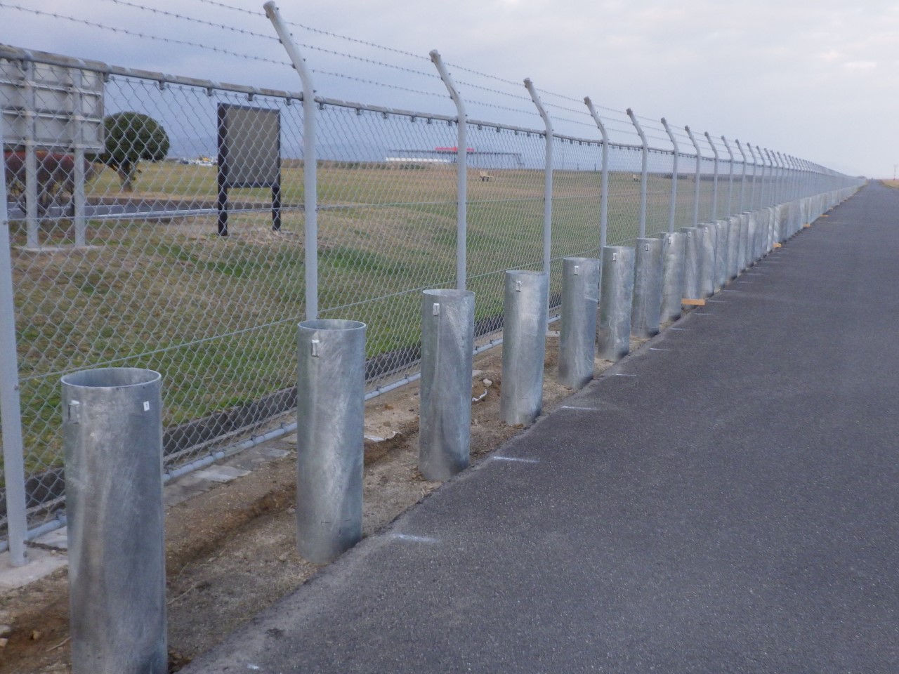 出雲空港車両進入防止施設設置工事第１期