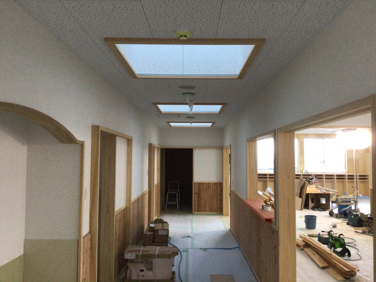 幼保連携型認定こども園施設整備事業　出東こども園園舎増築他工事