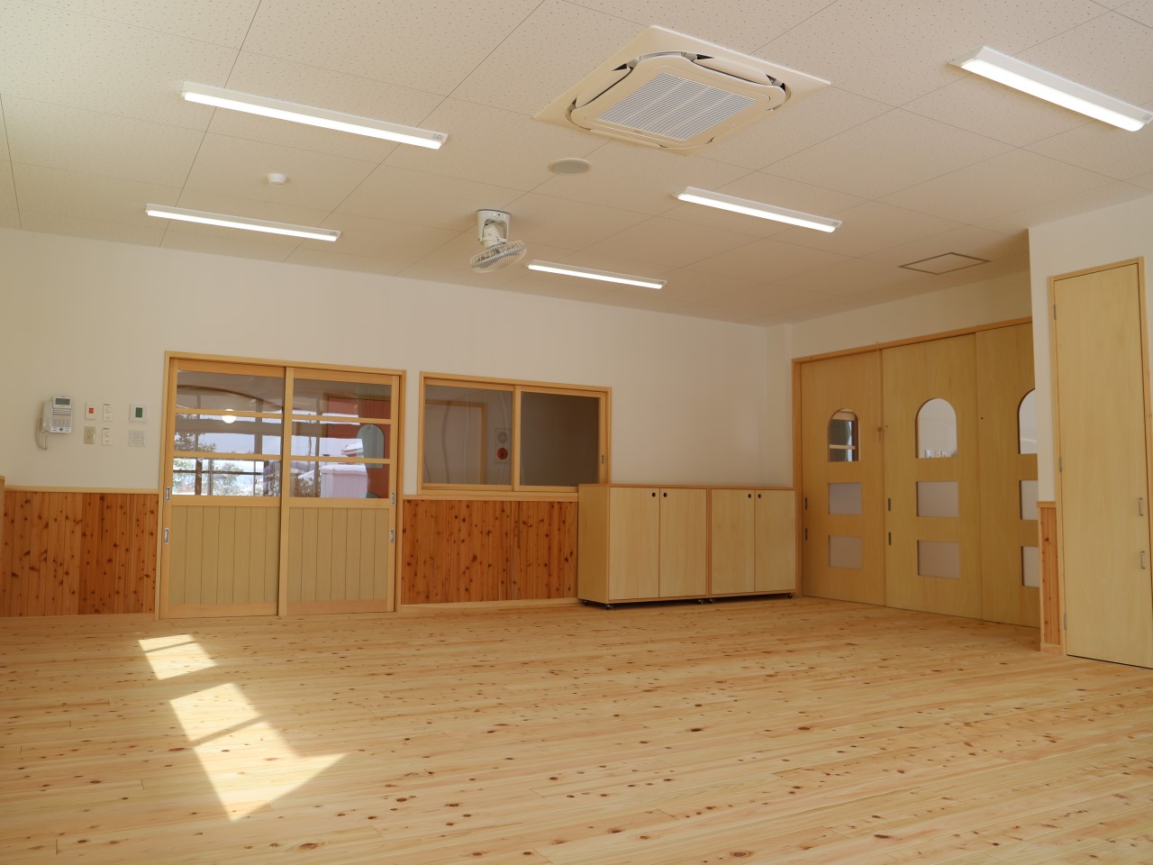 幼保連携型認定こども園施設整備事業　出東こども園園舎増築他工事