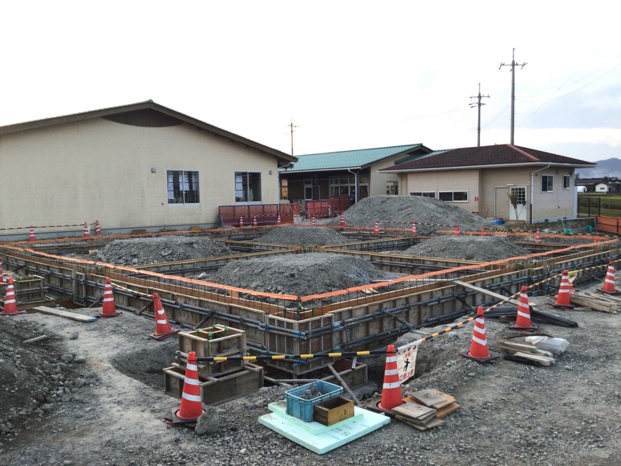 幼保連携型認定こども園施設整備事業　出東こども園園舎増築他工事