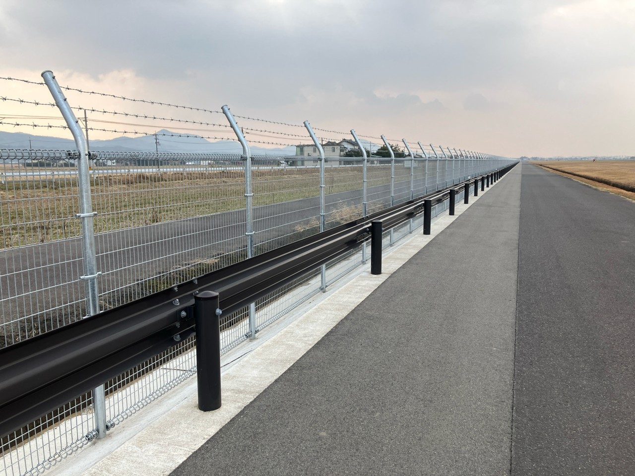 出雲空港　老朽化対策事業　場周柵改良工事（第４期）