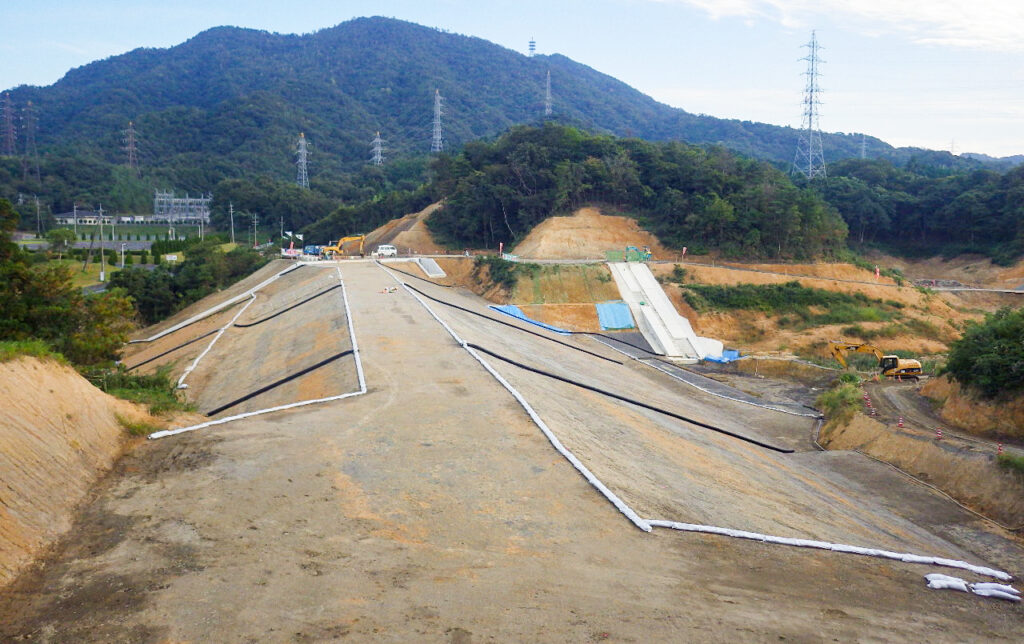 斐伊川沿岸農業水利事業　馬の背調整池建設工事