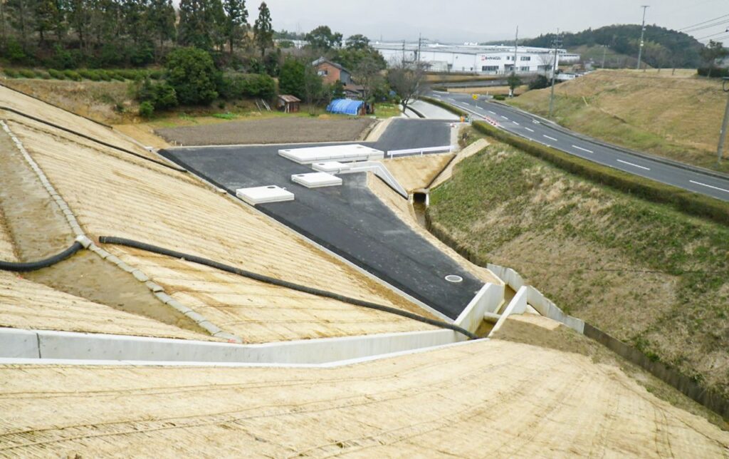 斐伊川沿岸農業水利事業　馬の背調整池付帯工事