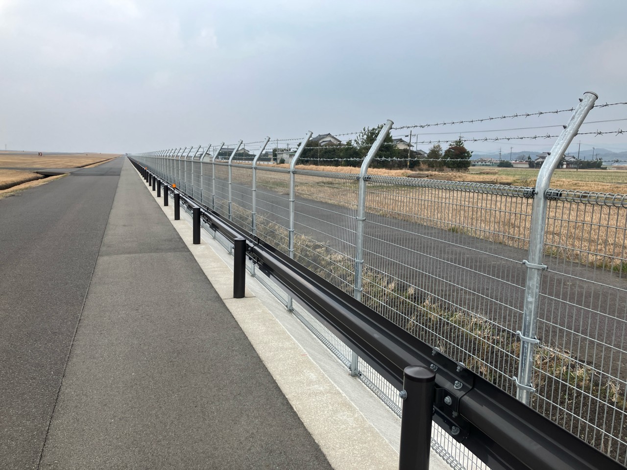 出雲空港　老朽化対策事業　場周柵改良工事（第４期）