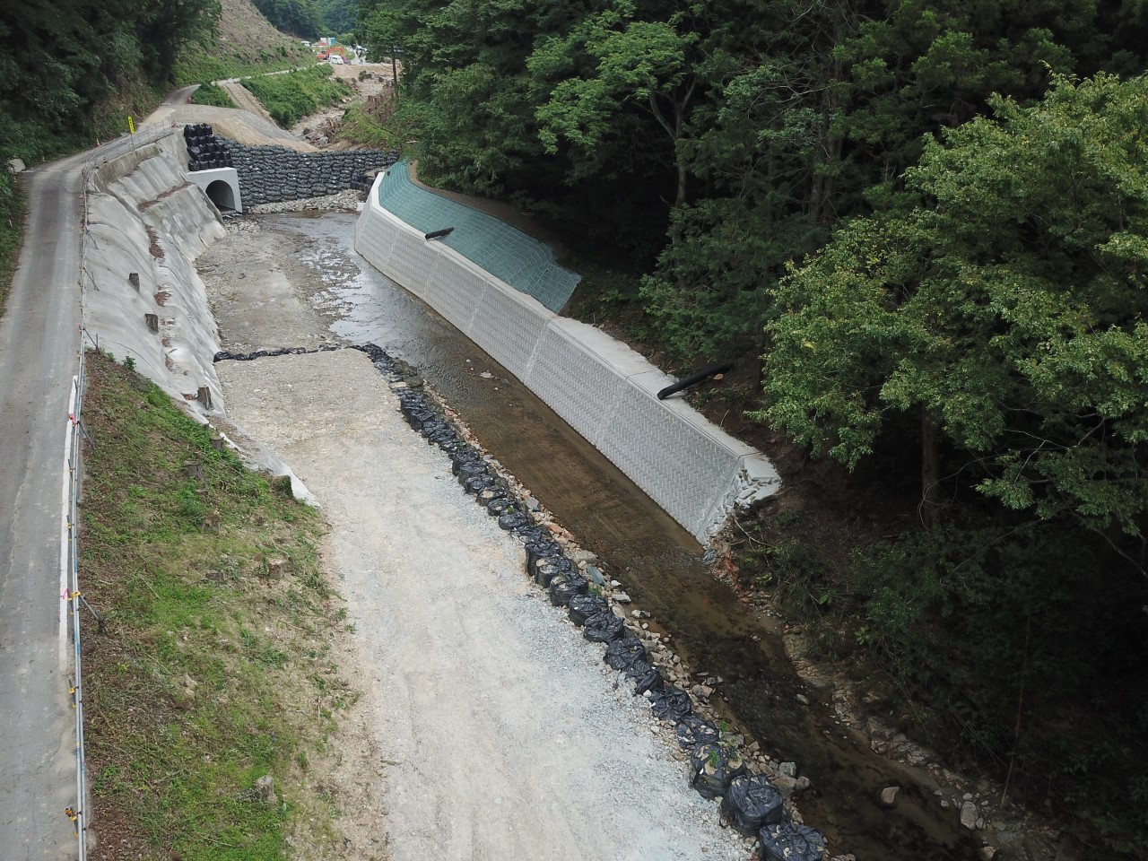 波積ダム建設事業仮排水路トンネル工事