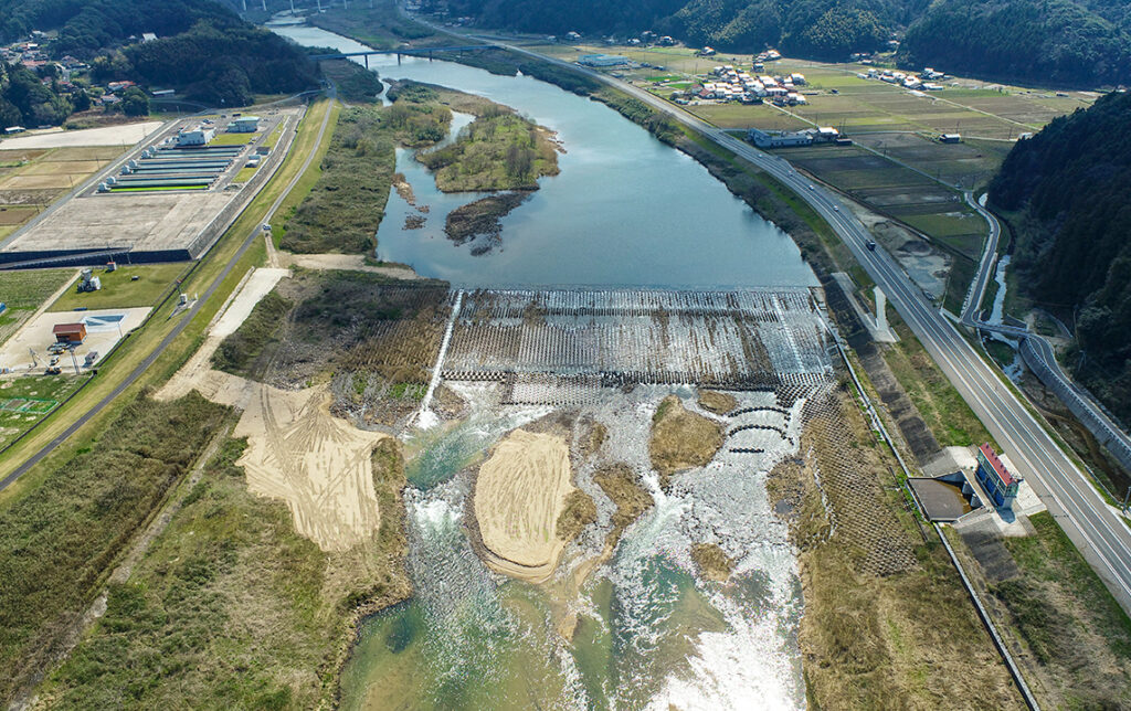 斐伊川掘削外工事