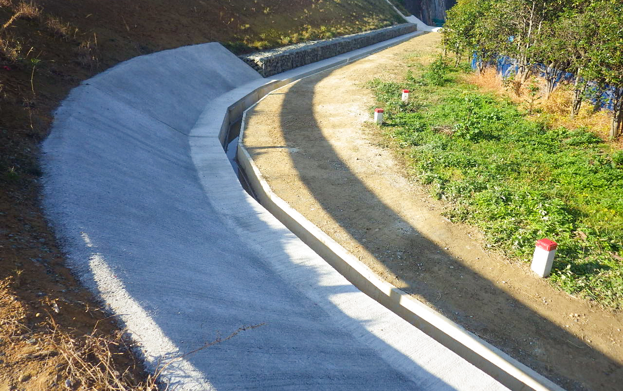 湖陵多伎道路路側整備工事