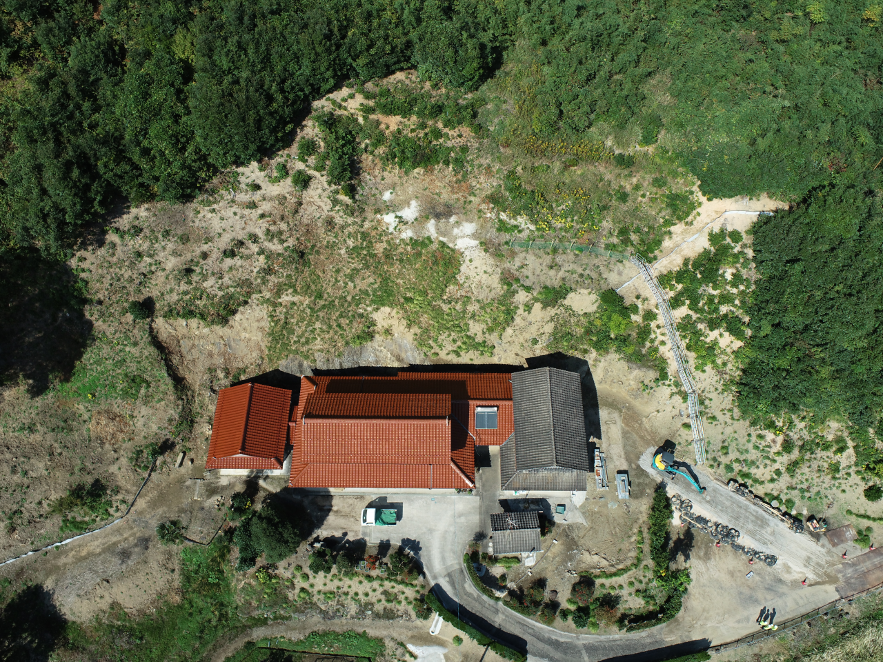 令和4年度県単緊急地すべり対策事業斐川地区斜面改良工事