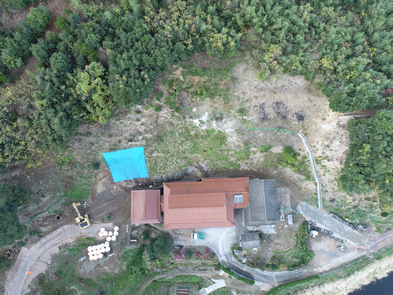 令和4年度県単緊急地すべり対策事業斐川地区斜面改良工事