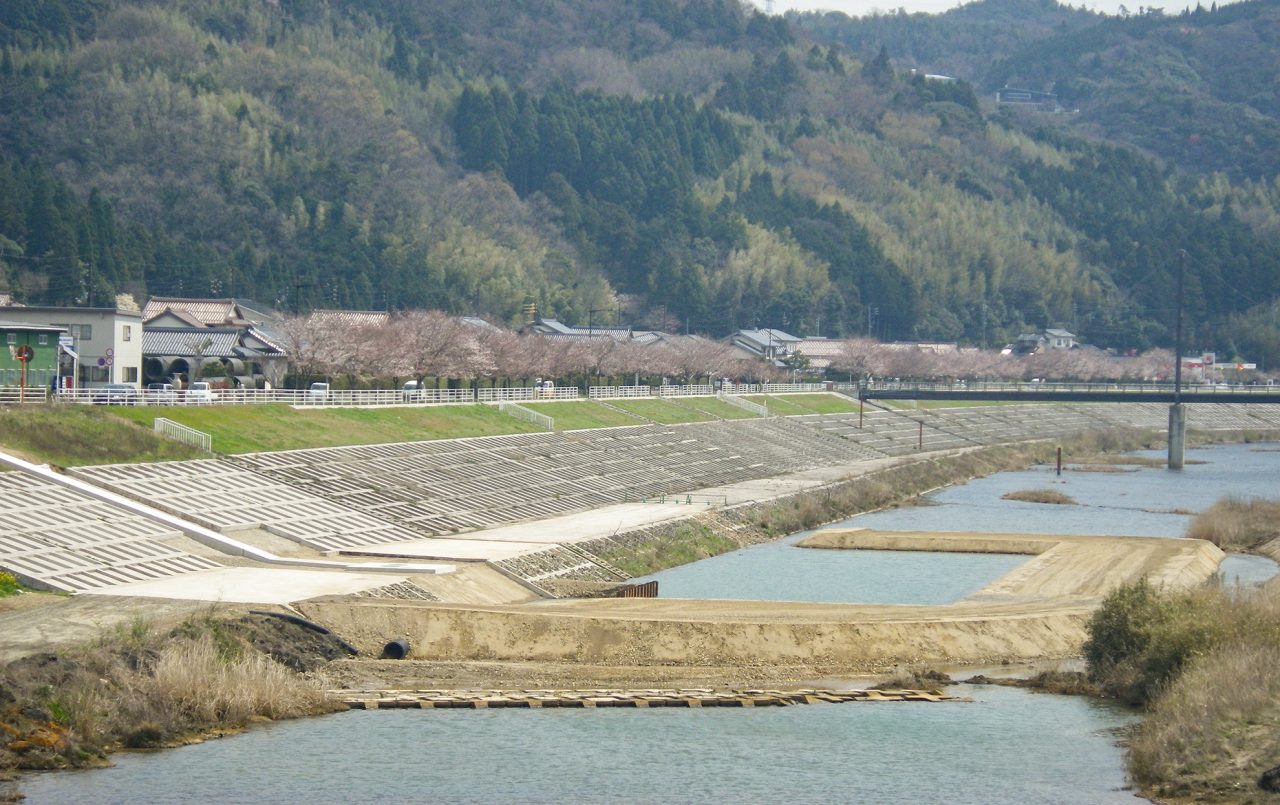 斐伊川放水路護床工外工事