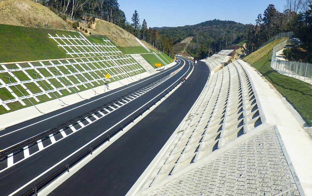 多伎朝山道路朝山地区外法面工事
