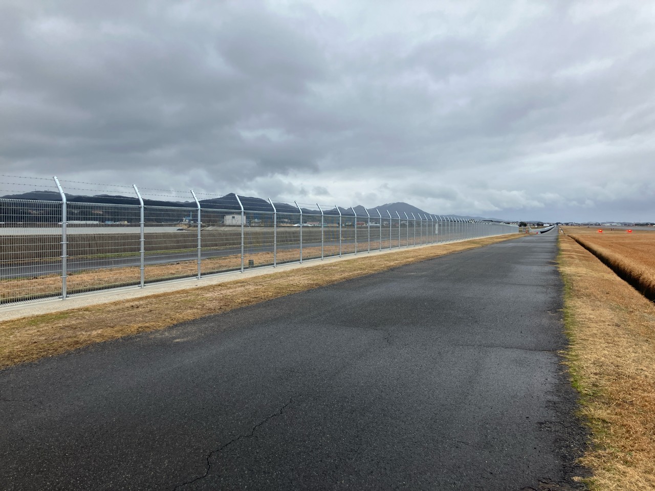 出雲空港　老朽化対策事業　場周柵改良工事（第４期）