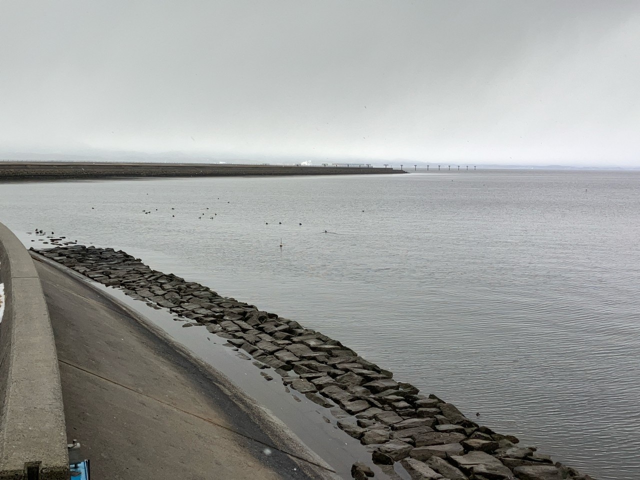 出雲空港周辺対策事業 宍道湖覆砂工事（第４期）