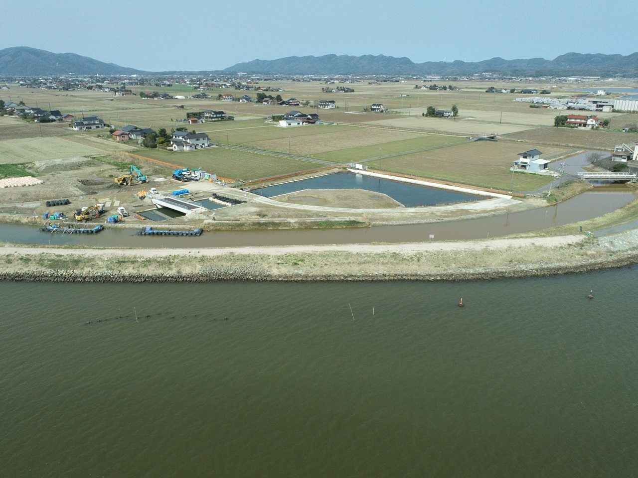 令和７年度水利施設等保全高度化事業 湖岸北地区 排水機場造成工事（その３）