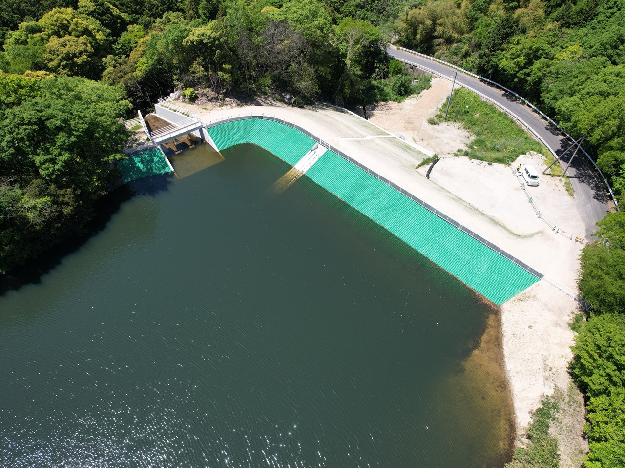 令和７年度　農村地域防災減災事業（ため池整備）鳴滝地区　ため池改修（その３）工事