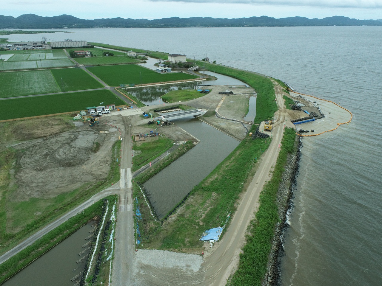 令和７年度水利施設等保全高度化事業 湖岸北地区 排水機場造成工事（その３）