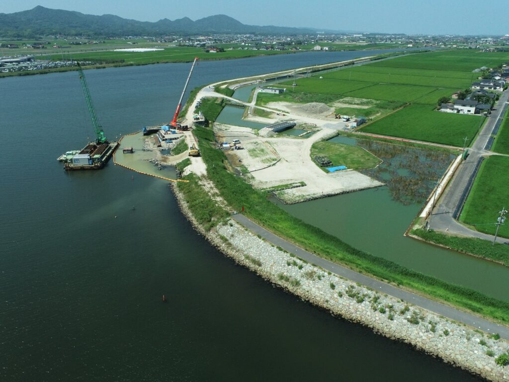 令和７年度水利施設等保全高度化事業 湖岸北地区 排水機場造成工事（その３）