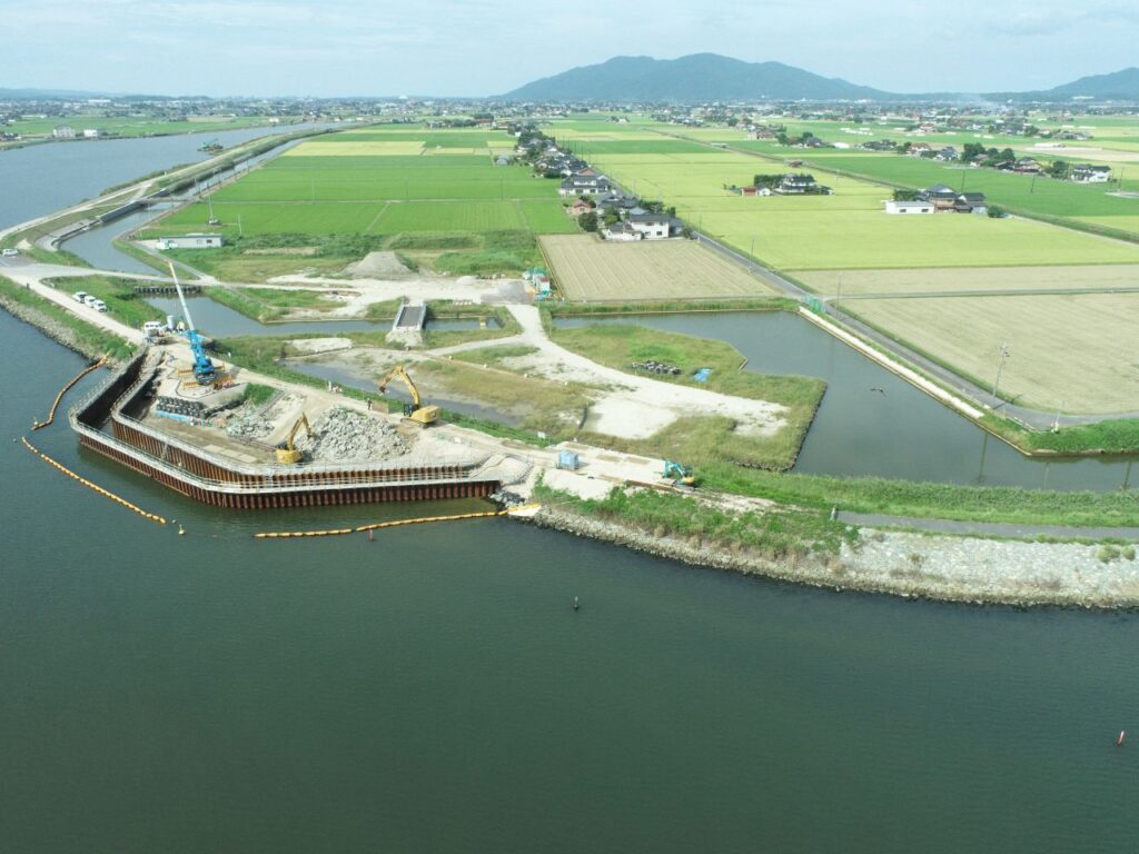 令和７年度水利施設等保全高度化事業 湖岸北地区 排水機場造成工事（その３）